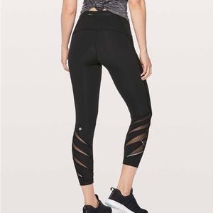 Lululemon Motionful 7/8 leggings. “25 in black.